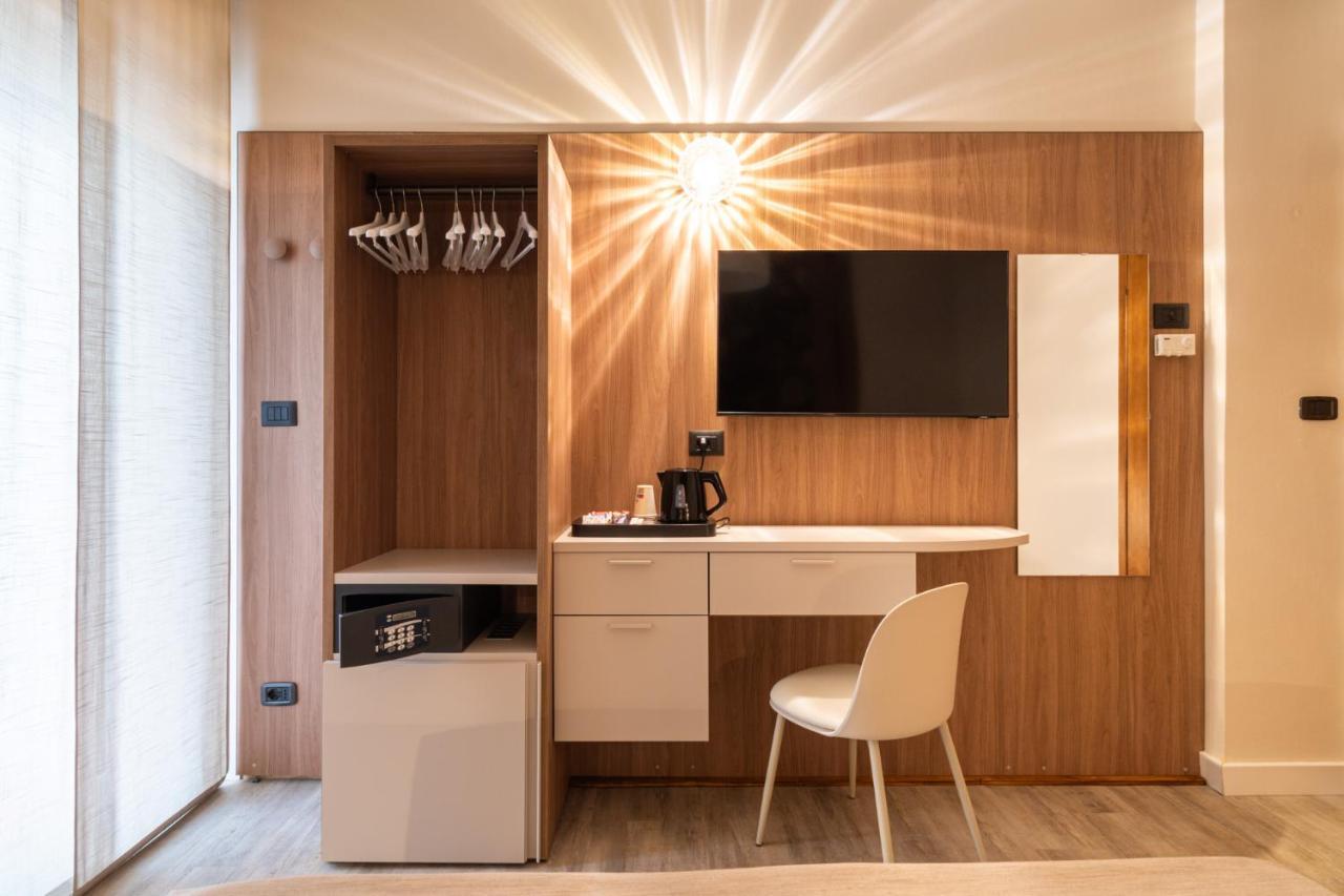 Continental B&B City Hotel Bibione Bagian luar foto