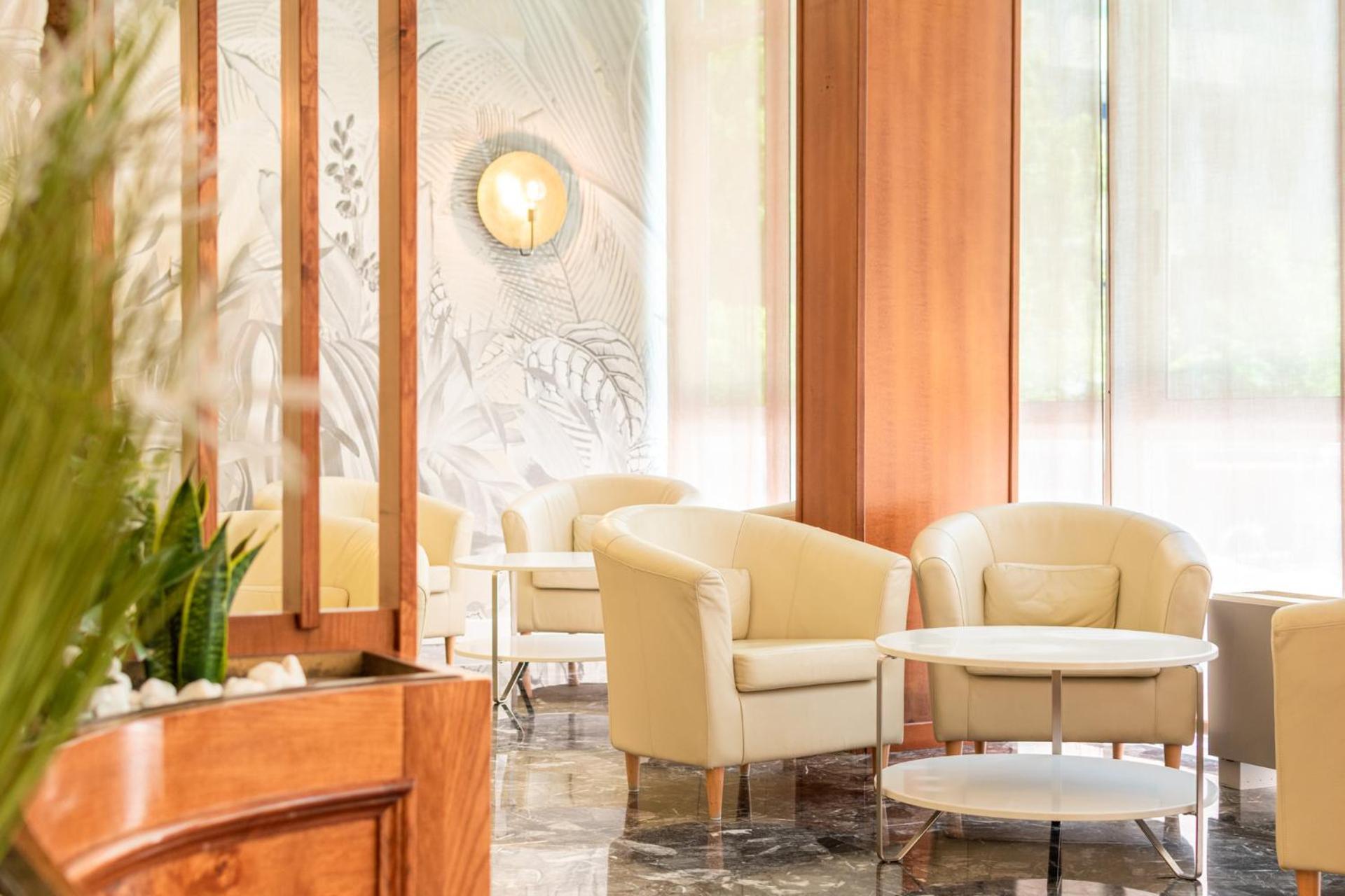 Continental B&B City Hotel Bibione Bagian luar foto
