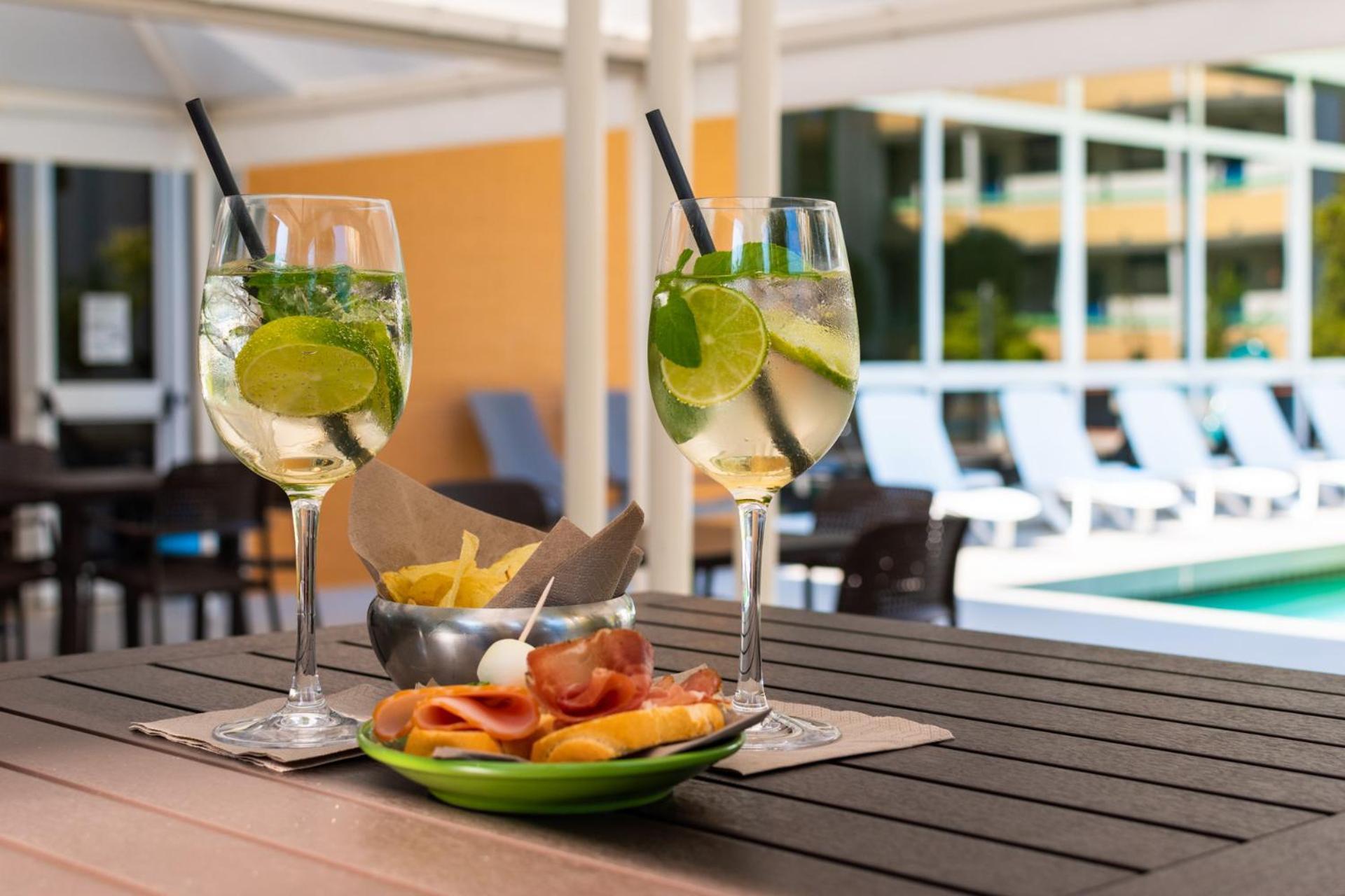Continental B&B City Hotel Bibione Bagian luar foto