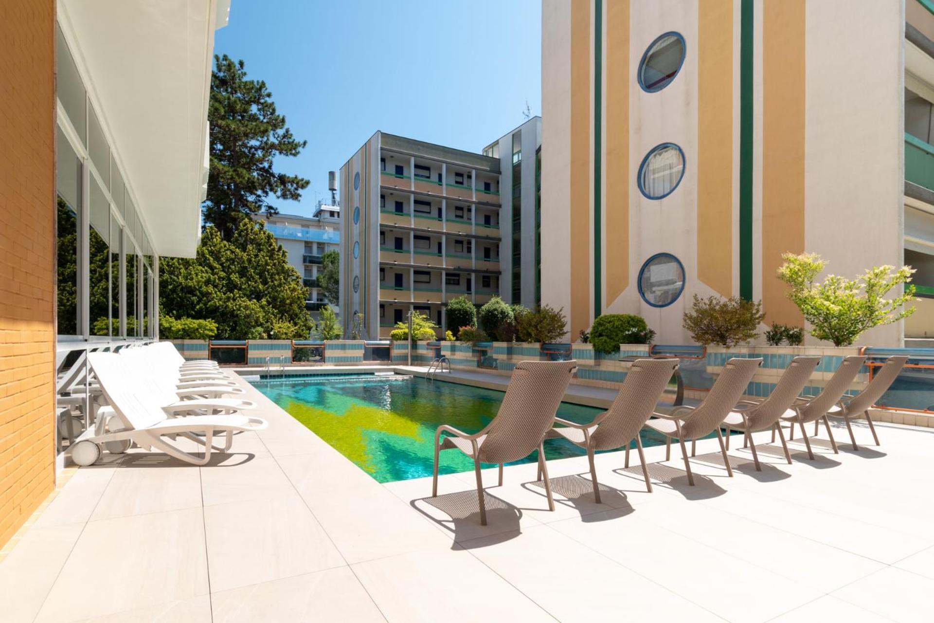 Continental B&B City Hotel Bibione Bagian luar foto