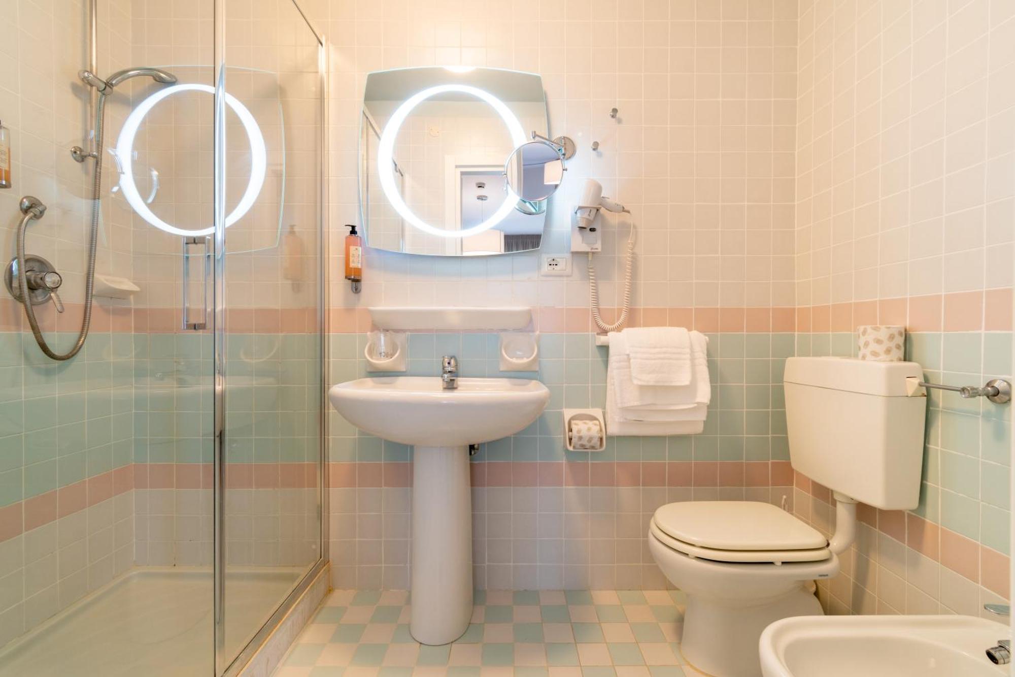 Continental B&B City Hotel Bibione Bagian luar foto